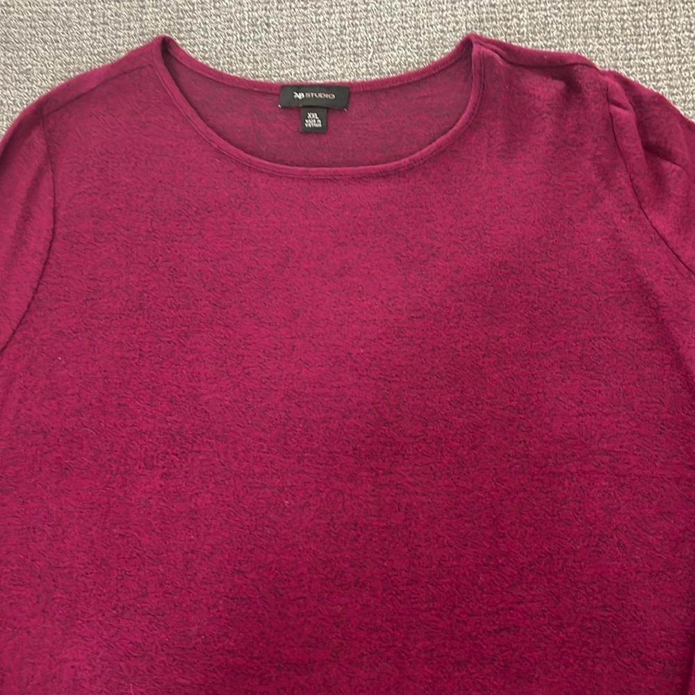 Women's berry colored sweater. Size XXL. NWT.